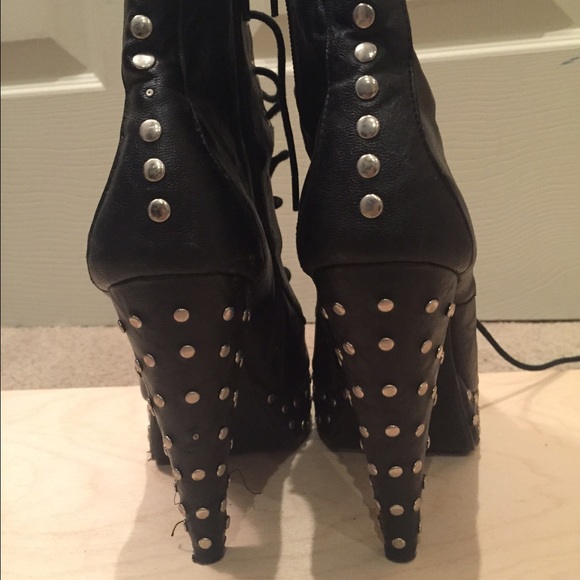 Black booties - Picture 2 of 4