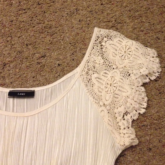 CUTE WHITE DRESS - Picture 3 of 3