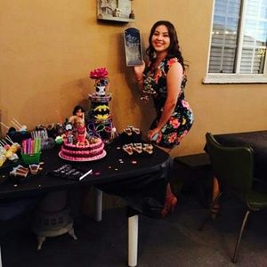 Meet your Posher, Amaranta