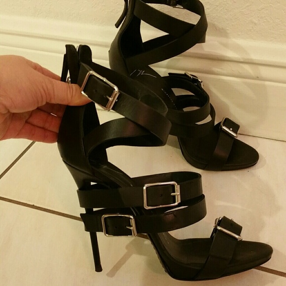 SOLD OUT !! GIUSEPPE ZANOTTI BLACK BUCKLE 8.5 - Picture 2 of 4