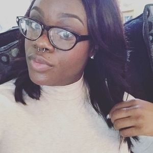 Meet your Posher, Zekeesha