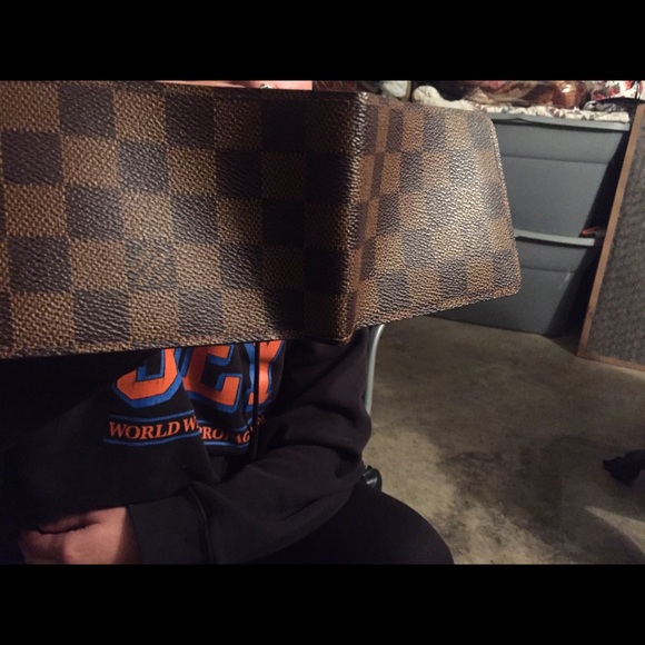 LV men wallet. - Picture 2 of 3