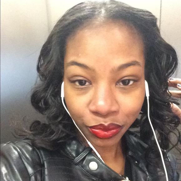 Meet your Posher, Isabella - Picture 2 of 4