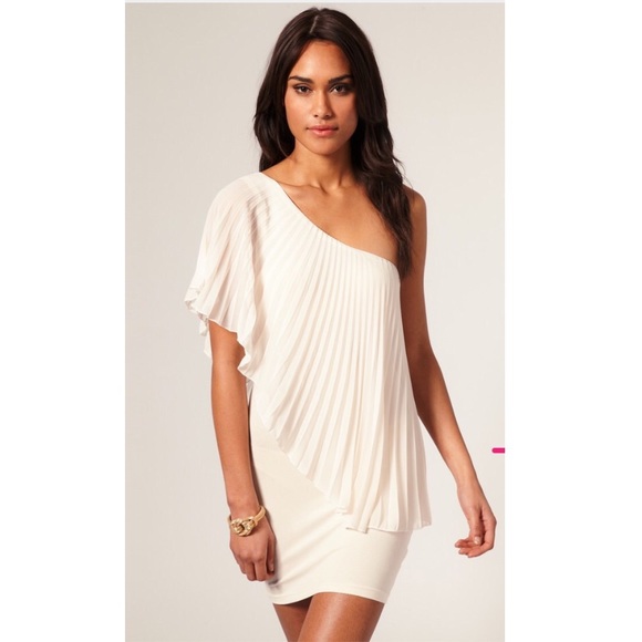 Like new pleated one shoulder dress