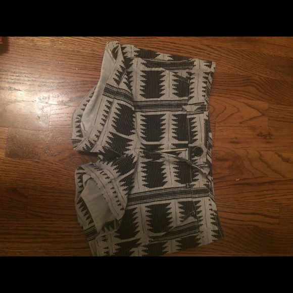American eagle midi shorts