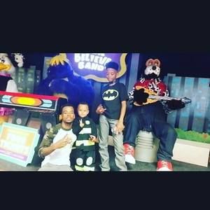 Meet your Posher, Desmond