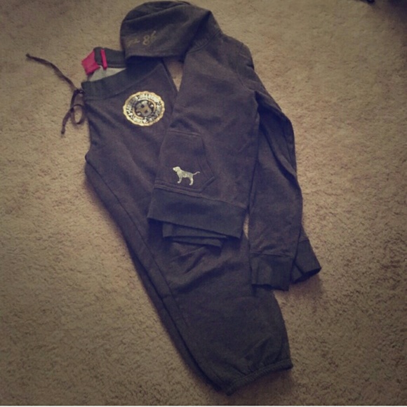 Vs pink sweatsuit