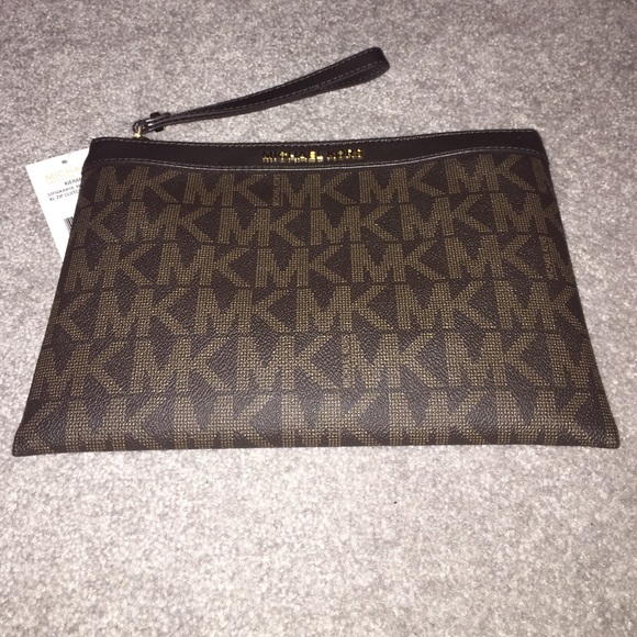 MICHAEL Michael Kors Handbags - MMK XL ZIP CLUTCH - Brown Signature Pvc NWT