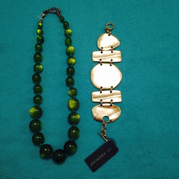 Green Beaded Necklace & Gold Bracelet