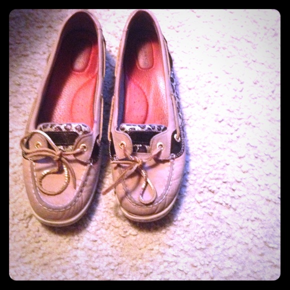 Leopard print Sperry shoes