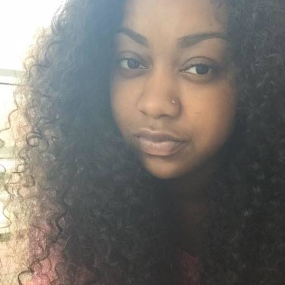 Meet your Posher, Arielle - Picture 1 of 1