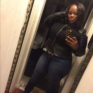 Meet your Posher, Alicia
