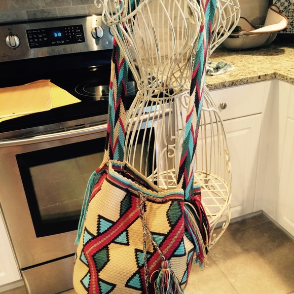 BNWOT Columbian handmade cross body tribal/Aztec