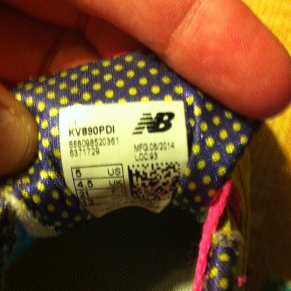 Infant girls New balance shoes - Picture 2 of 3