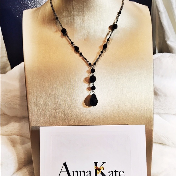 White House Black Market black tone necklace.🌹