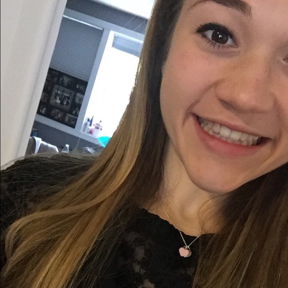 Meet your Posher, Lexi