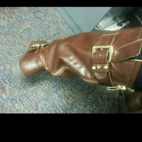 Boots - Picture 2 of 3