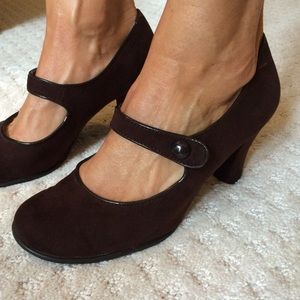 Suede Mary Janes SO COMFORTABLE ☁️☁️☁️