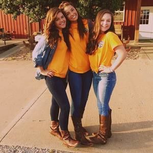 Meet your Posher, Claire