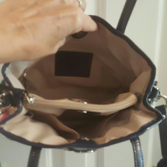Coach - Picture 3 of 4