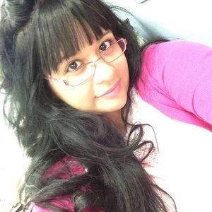 Meet your Posher, Crystal
