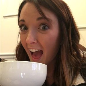 Meet your Posher, Alexis