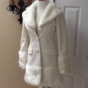STUNNING WINTER WHITE COAT NWOT
