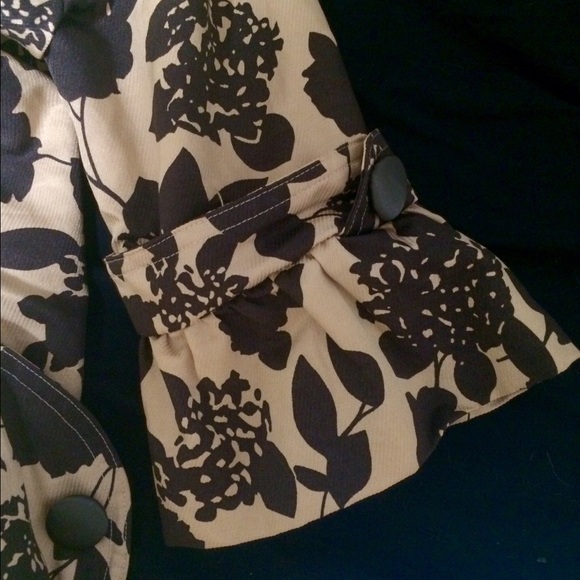 Floral jacket - Picture 3 of 4