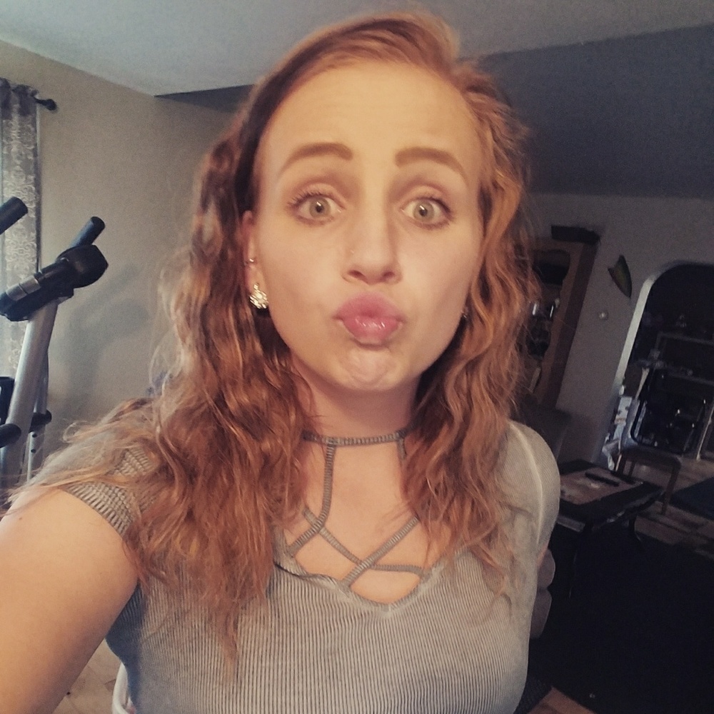 Meet your Posher, Adrianna