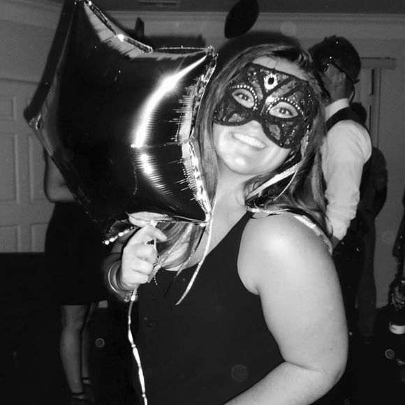 Meet your Posher, Courtney - Picture 1 of 1