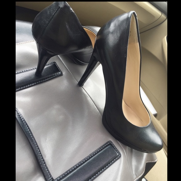 Nine West Leather pumps