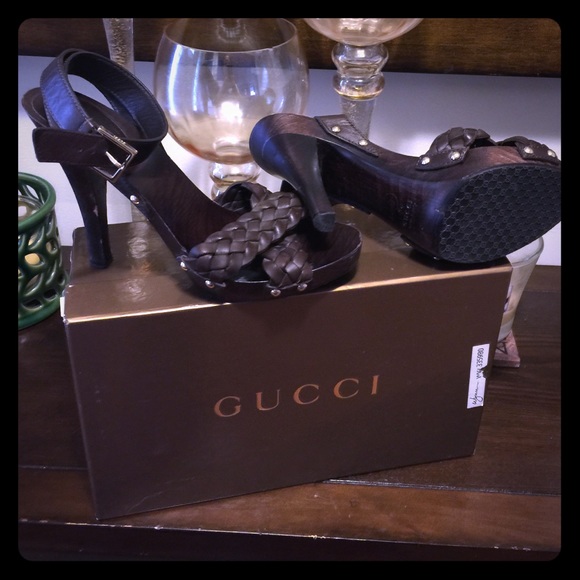 😎TRADES WELCOME😎Gucci sandal heels cocoa color!