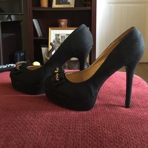 Shoe Republic LA Black Pumps