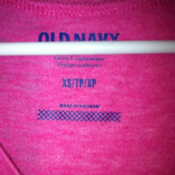 Old navy v-neck tee - Picture 2 of 3