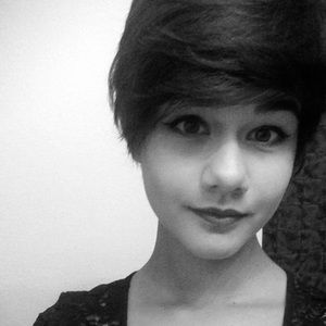 Meet your Posher, Amora