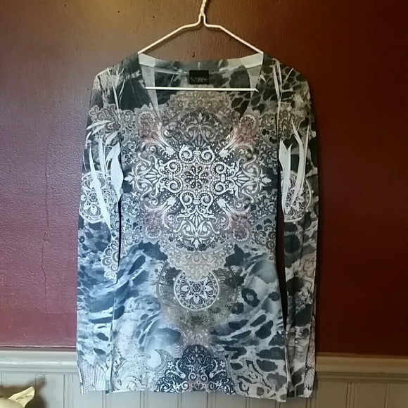 Beautiful DAY TRIP blinged out l/s tee!