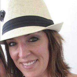 Meet your seller!! 🤗