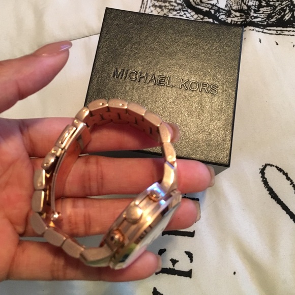MK Watch | Mecari $140 main image 2