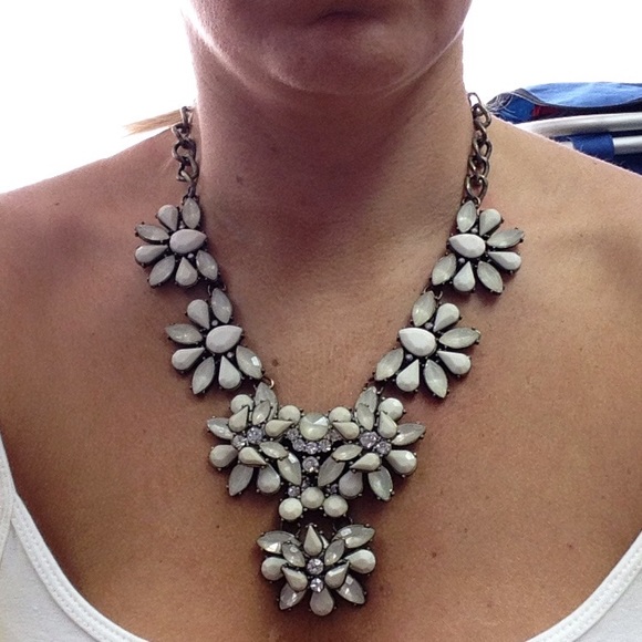 Gold-Tone Neutral Statement Necklace - Picture 4 of 4