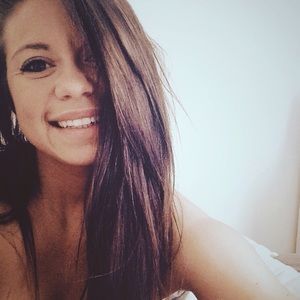 Meet your Posher, Alexis