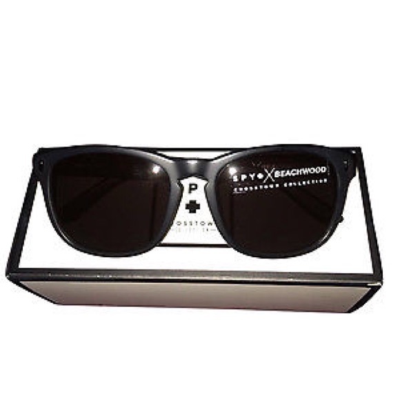 BRAND NEW Spy Beachwood glasses
