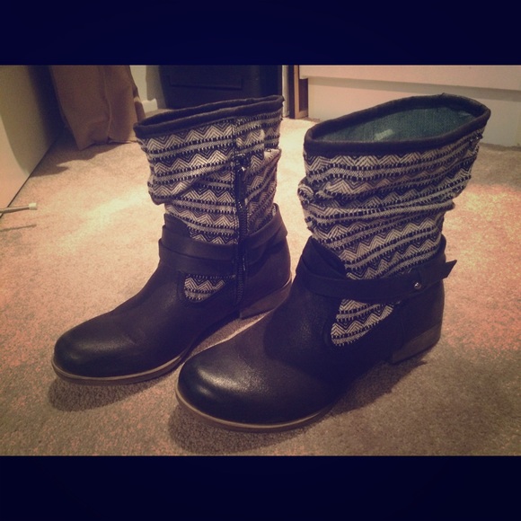 Roxy boots