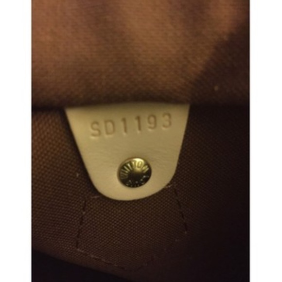 SOLD 😊Speedy 40 Bandouliere - Picture 3 of 3