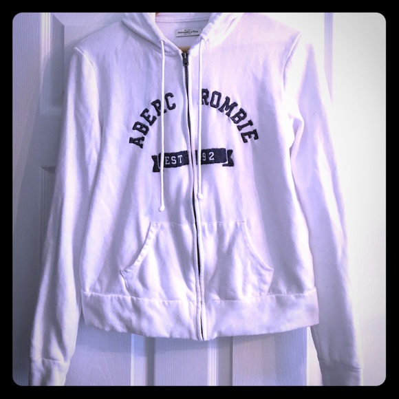 Abercrombie & Fitch white sweatshirt