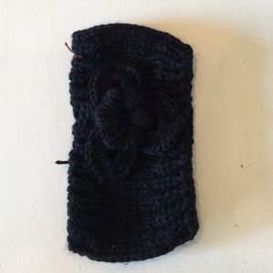 Crochet black headband.