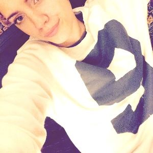 Abercrombie & Fitch Sweater
