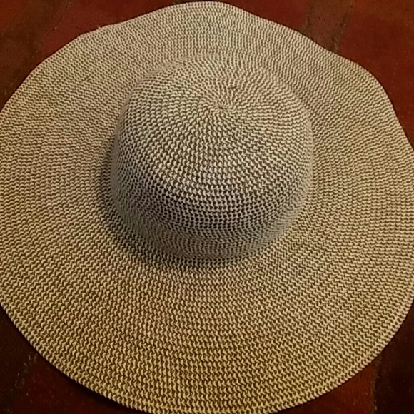 Kardashian Kollection wide brim hat