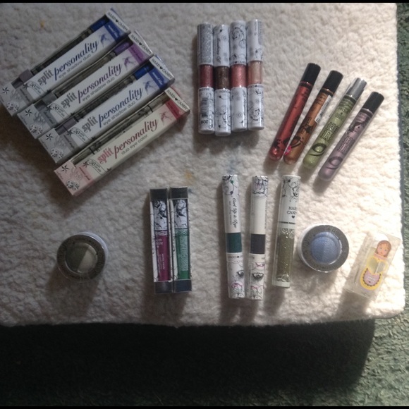 Twenty (20) pieces of Hard Candy Cosmetics
