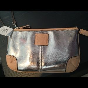 🎉 SALE!! COACH Metallic Wristlet
