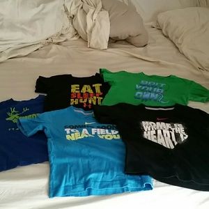 5 BOYS size 5 Under Armour & Nike T shirts...